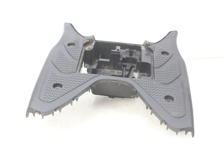 photo de FOOTREST SUZUKI SIXTEEN 125 (2008 - 2010) - Alternative perspective