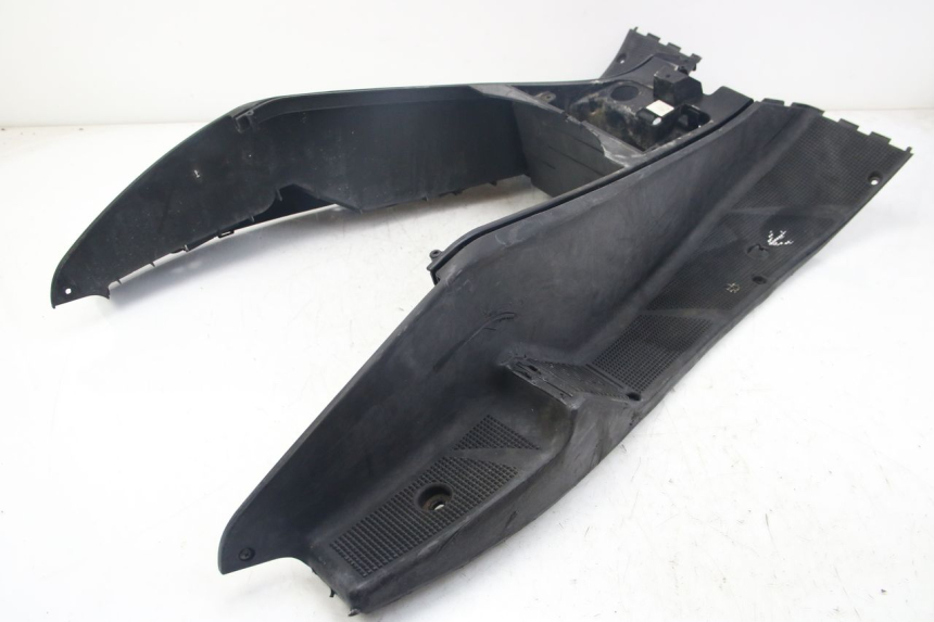 photo de FOOTREST MBK SKYLINER 125 (1998 - 2001) - Fixing points details