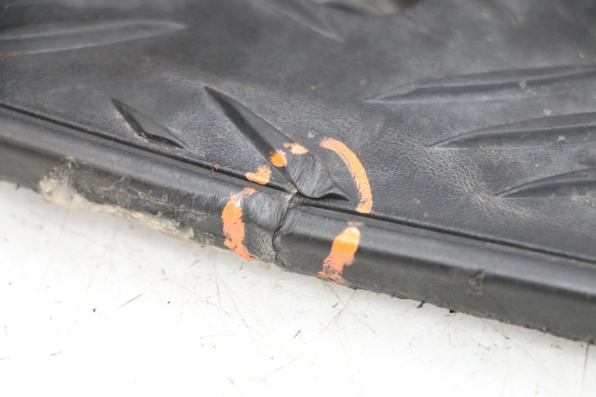 photo de FLOOR PANEL PEUGEOT SPEEDFIGHT 4 4T EFI 50 (2021 - 2025) - Focus on structure