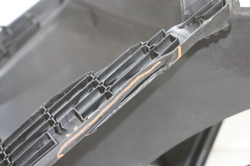 photo de FLOOR PANEL PEUGEOT SPEEDFIGHT 4 4T EFI 50 (2021 - 2025) - Zoom on usage condition