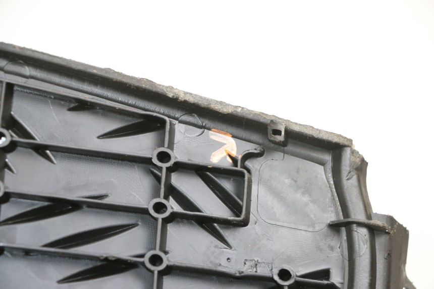 photo de FLOOR PANEL PEUGEOT SPEEDFIGHT 4 4T EFI 50 (2021 - 2025) - Surface and material condition