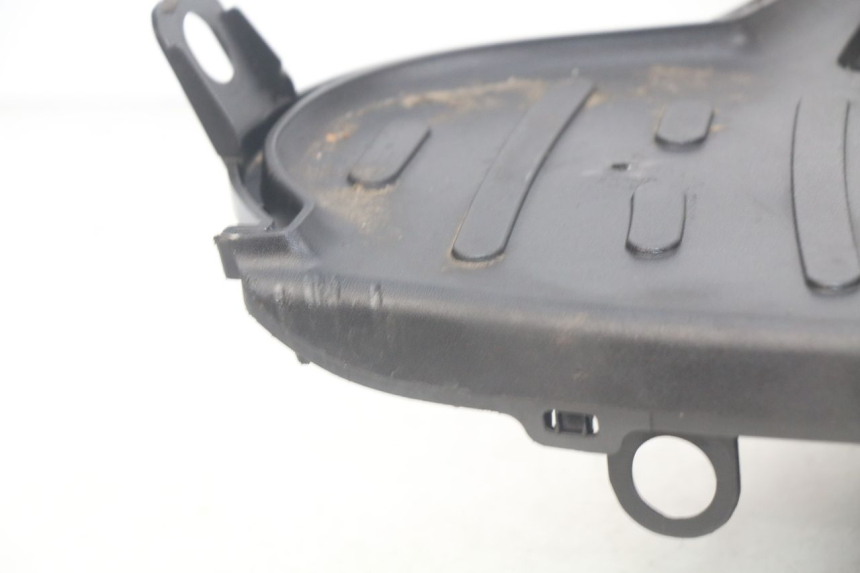 photo de FOOTREST PEUGEOT STREETZONE 4T 50 (2018 - 2023) - Fixing points details