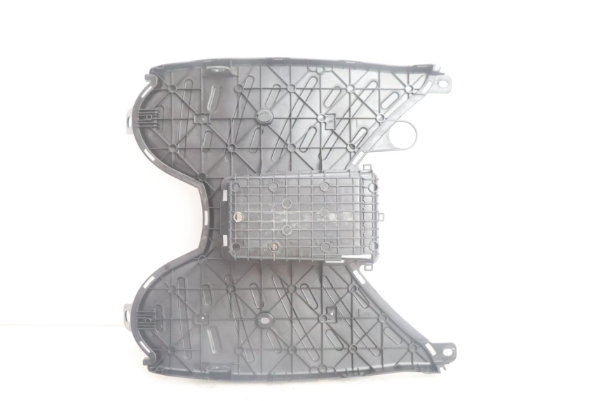 photo de FLOOR PANEL PEUGEOT STREETZONE NAKED 2T 50 (2014 - 2018) - Fixing points details