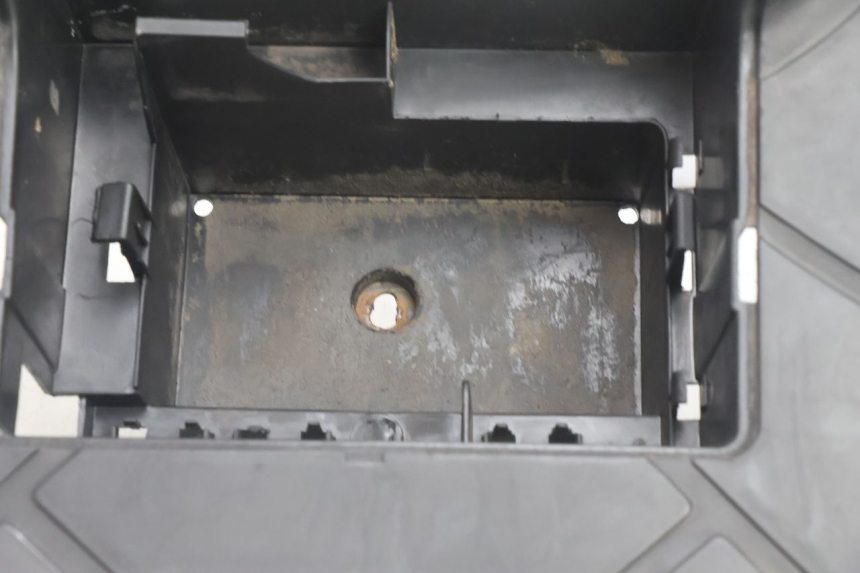 photo de FLOOR PANEL KYMCO SUPER 8 2T 50 (2007 - 2013) - Component detail