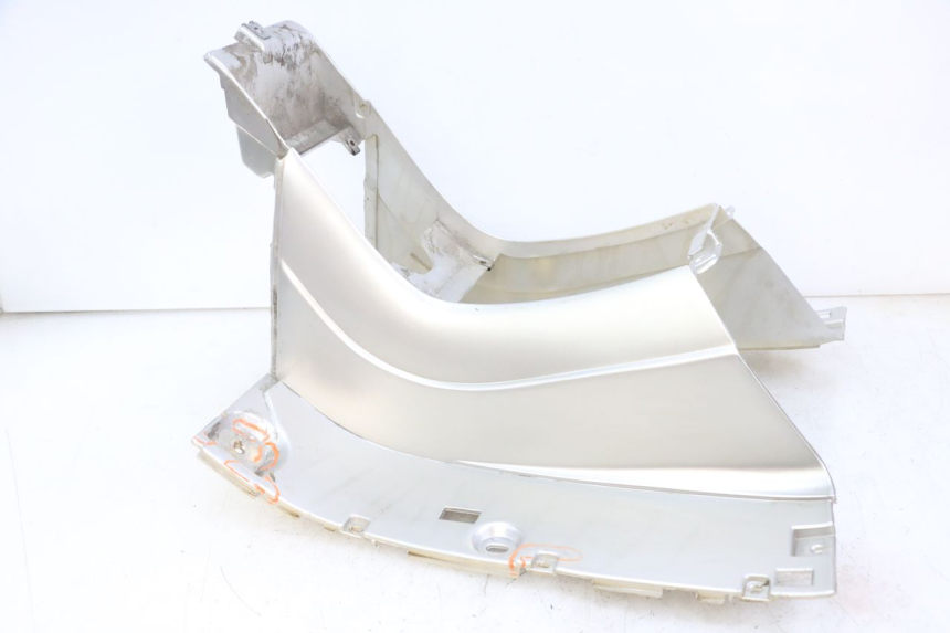 photo de FLOOR PANEL PIAGGIO SUPER LX 125 (2000 - 2003) - Distinctive features