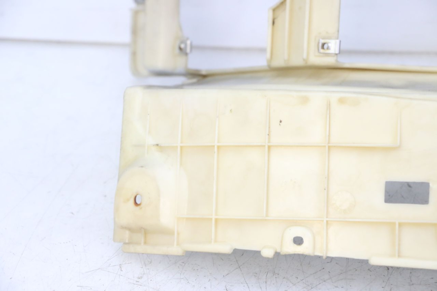 photo de FLOOR PANEL PIAGGIO SUPER LX 125 (2000 - 2003) - Alternative perspective