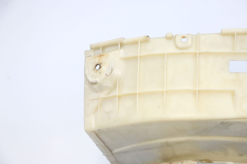 photo de FLOOR PANEL PIAGGIO SUPER LX 125 (2000 - 2003) - Technical close-up