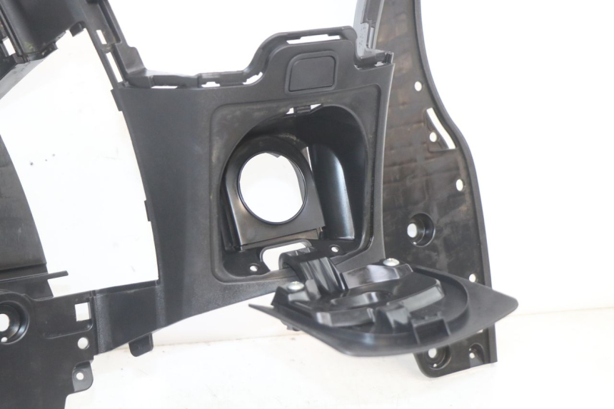 photo de FLOOR PANEL SUZUKI BURGMAN 125 (2018 - 2021) - Zoom on usage condition