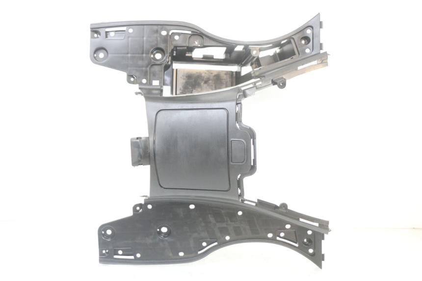 photo de FLOOR PANEL SUZUKI BURGMAN 125 (2018 - 2021) - Technical close-up