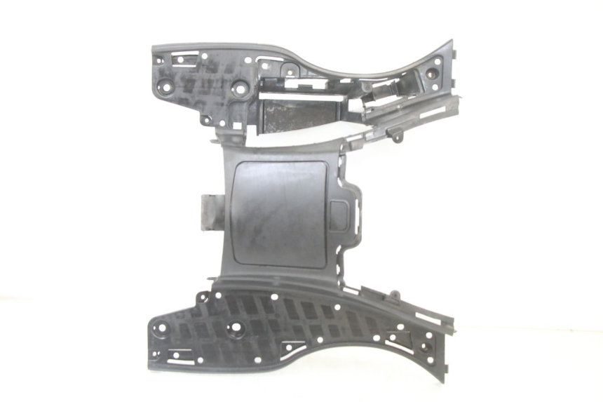 photo de FLOOR PANEL SUZUKI BURGMAN 125 (2015 - 2017) - Zoom on usage condition