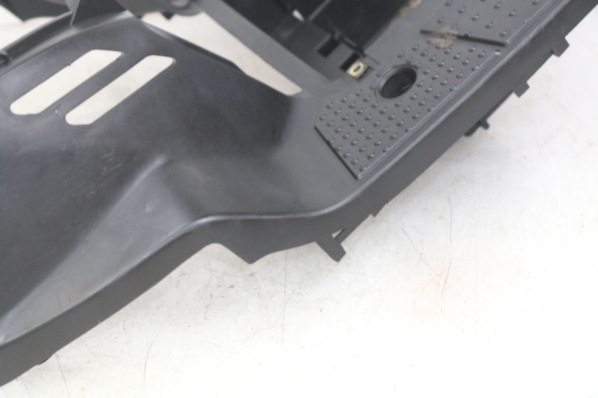 photo de FOOTREST SYM SYMPHONY 125 (2009 - 2015) - Surface and material condition