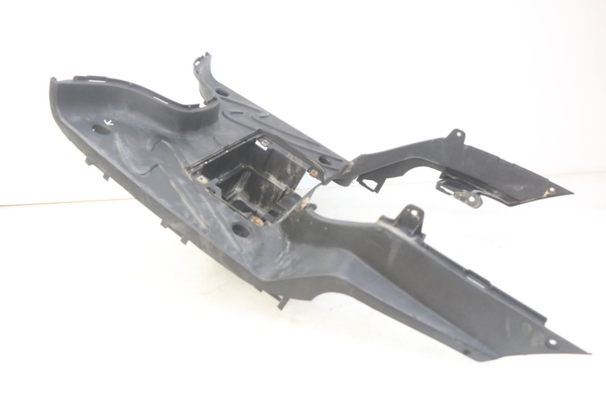 photo de FOOTREST PEUGEOT TWEET 4T 50 (2010 - 2014) - Surface and material condition