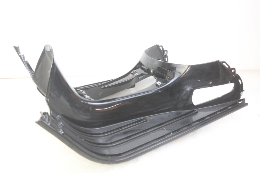 photo de FLOOR PANEL PIAGGIO VESPA GTS SUPER IE 125 (2009 - 2016) - Technical close-up