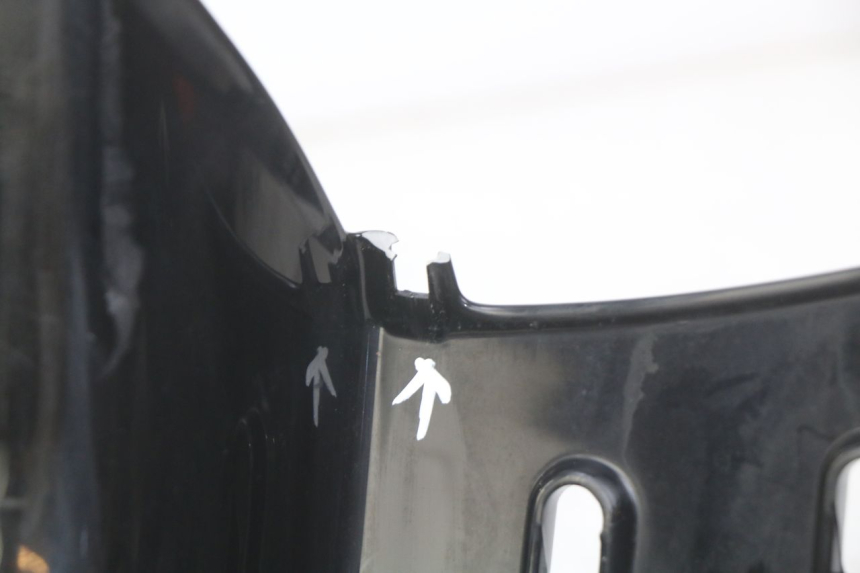 photo de FLOOR PANEL PIAGGIO VESPA GTS SUPER IE 125 (2009 - 2016) - Fixing points details