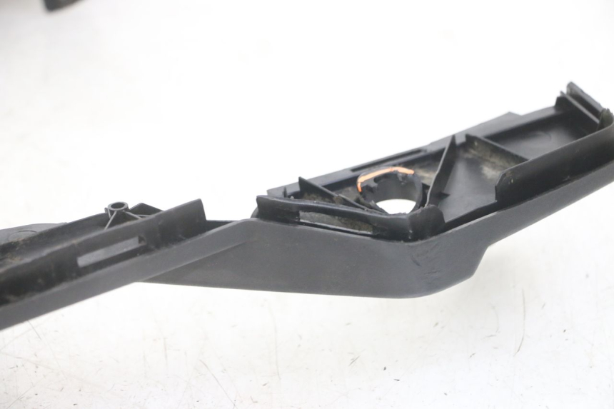 photo de FOOTREST PEUGEOT VIVACITY NEW 2T 50 (2008 - 2017) - Zoom on usage condition