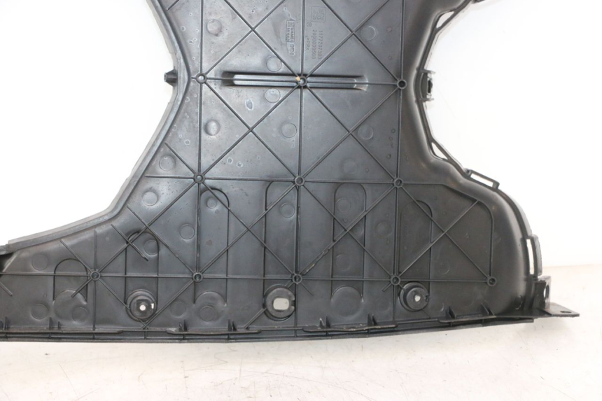 photo de FOOTREST PEUGEOT VIVACITY NEW 2T 50 (2008 - 2017) - Surface and material condition