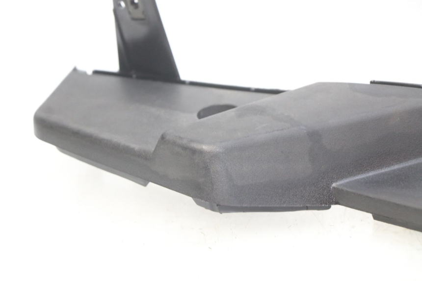 photo de FOOTREST PEUGEOT VIVACITY NEW 4T 50 (2008 - 2017) - Surface and material condition