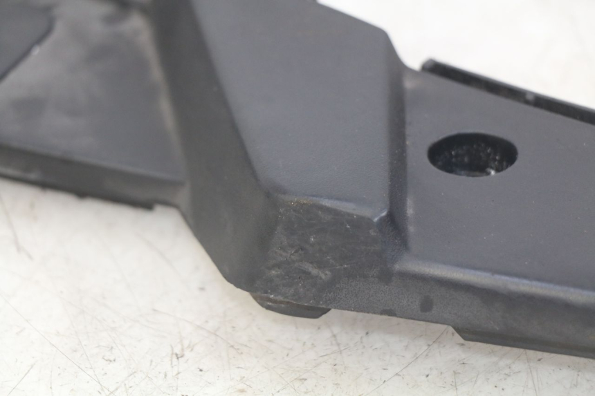 photo de FOOTREST PEUGEOT VIVACITY NEW 4T 50 (2008 - 2017) - Fixing points details