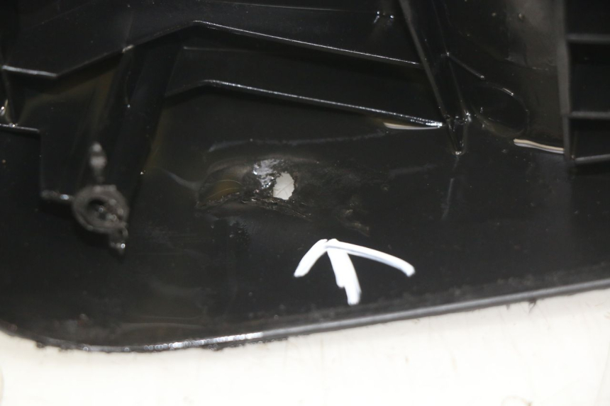 photo de FOOTREST SYM X-PRO 4T 50 (2014 - 2021) - Surface and material condition