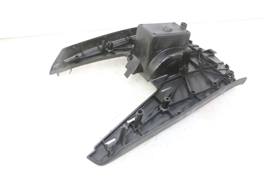 photo de FLOOR PANEL YAMAHA BW'S NG NEXT GENERATION 50 (1996 - 2003) - Technical close-up