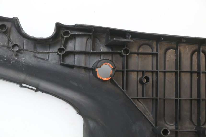 photo de FLOOR PANEL YAMAHA YE ZEST 50 (1992 - 1998) - Fixing points details