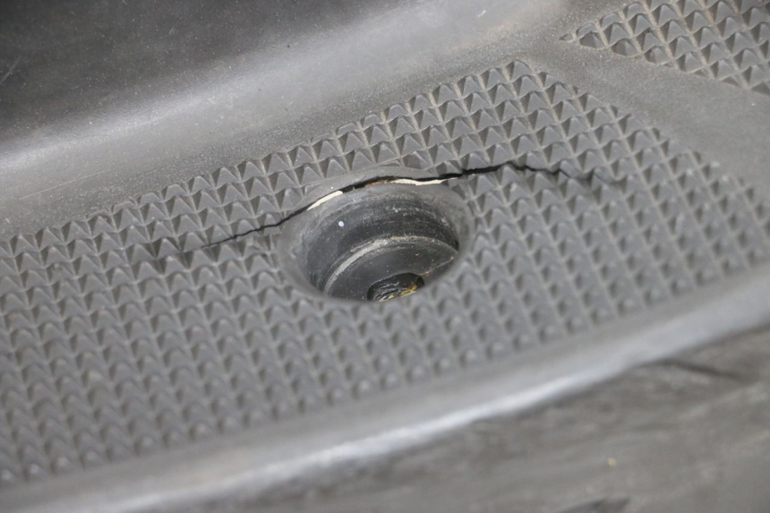 photo de FLOOR PANEL YAMAHA YP MAJESTY 125 (2002 - 2006) - Component zoom