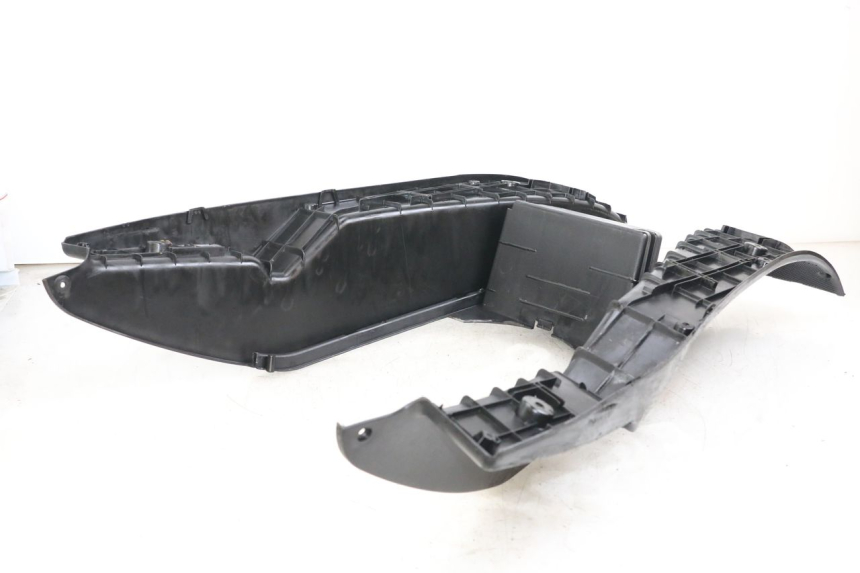 photo de FLOOR PANEL YAMAHA YP MAJESTY 125 (2002 - 2006) - Zoom on usage condition