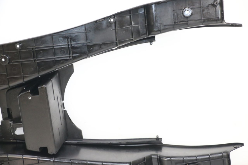 photo de FLOOR PANEL YAMAHA YP MAJESTY 125 (2002 - 2006) - Technical close-up