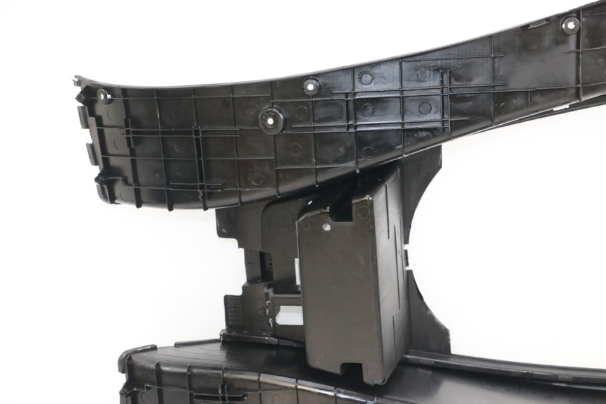 photo de FLOOR PANEL YAMAHA YP MAJESTY 125 (2002 - 2006) - Fixing points details