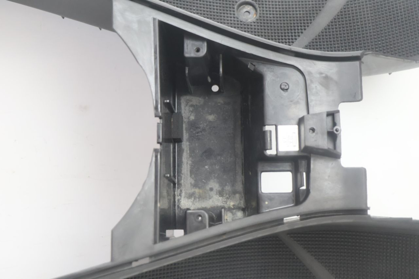 photo de FLOOR PANEL YAMAHA YP MAJESTY 125 (2007 - 2010) - Component detail