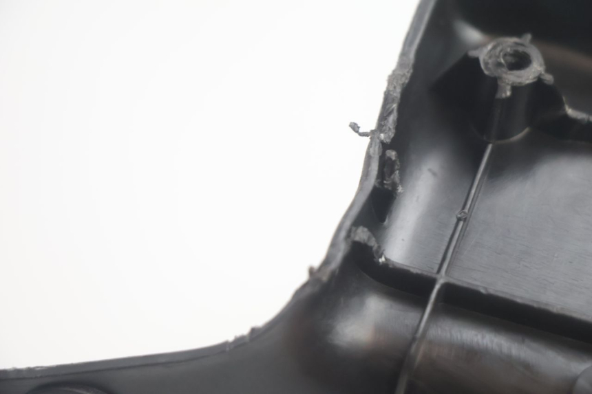 photo de FLOOR PANEL YAMAHA YP MAJESTY 125 (2007 - 2010) - Distinctive features