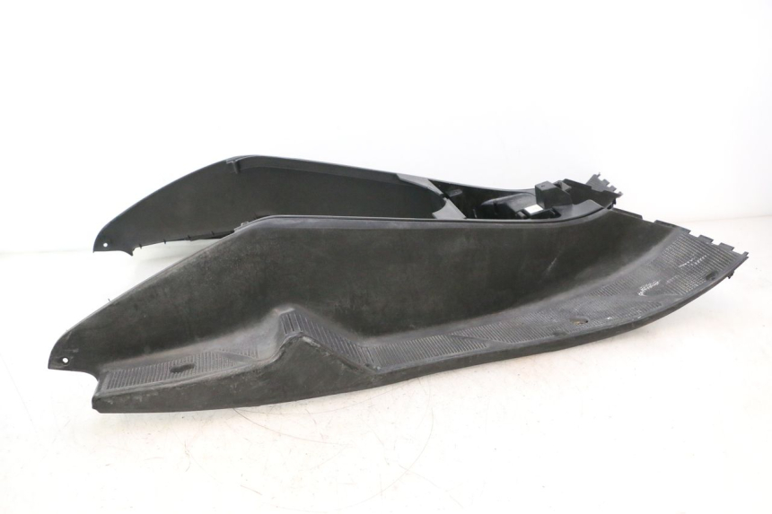 photo de FLOOR PANEL YAMAHA YP MAJESTY 125 (2002 - 2006) - Alternative perspective