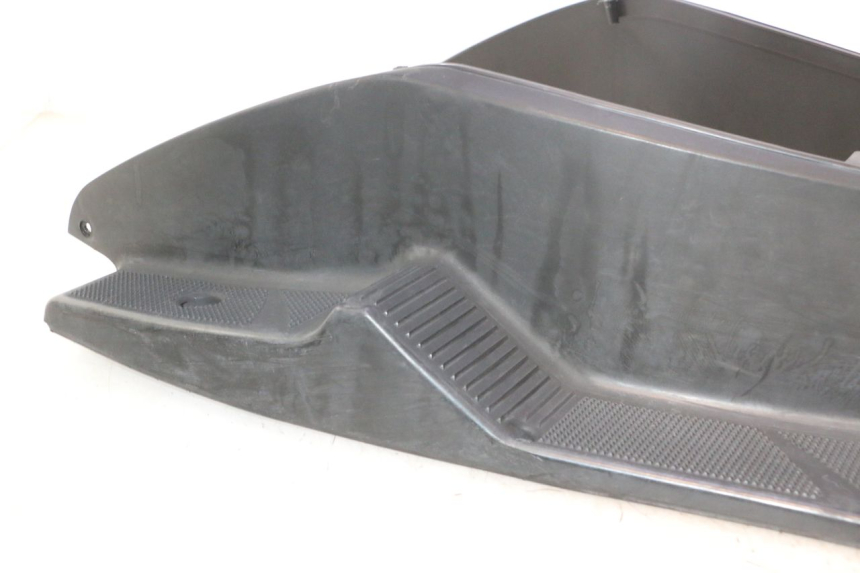 photo de FLOOR PANEL YAMAHA YP MAJESTY 125 (2002 - 2006) - Additional view of the item