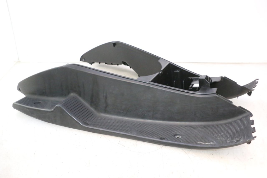 photo de FLOOR PANEL YAMAHA YP MAJESTY 125 (2002 - 2006) - Distinctive features