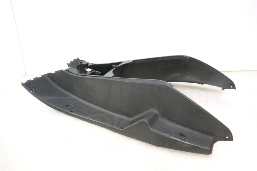 photo de FLOOR PANEL YAMAHA YP MAJESTY 125 (2002 - 2006) - Detailed visual inspection