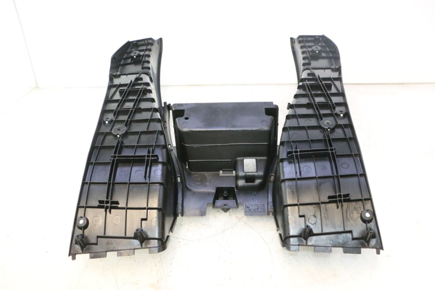 photo de FLOOR PANEL YAMAHA YP MAJESTY 125 (2002 - 2006) - Used quality zoom