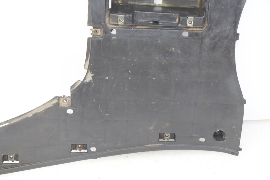 photo de FOOTREST YIYING YY50QT-10 50 (2007 - 2022) - Surface and material condition