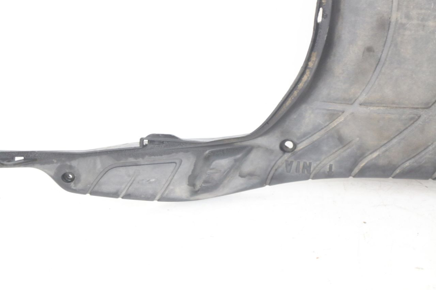 photo de FOOTREST PIAGGIO ZIP 4T 50 (2018 - 2020) - Surface and material condition