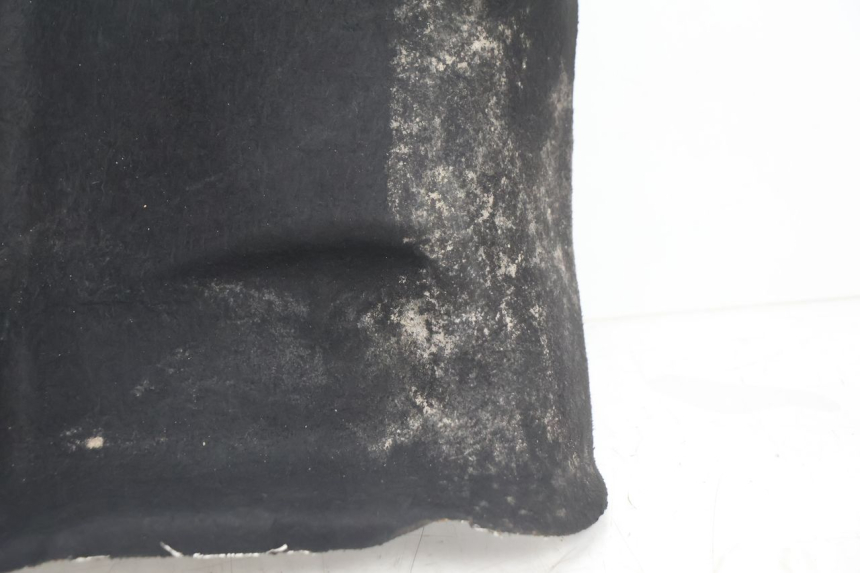 photo de UNDERSEAT CARPET BMW C SPORT 650 (2015 - 2021) - Fixing points details