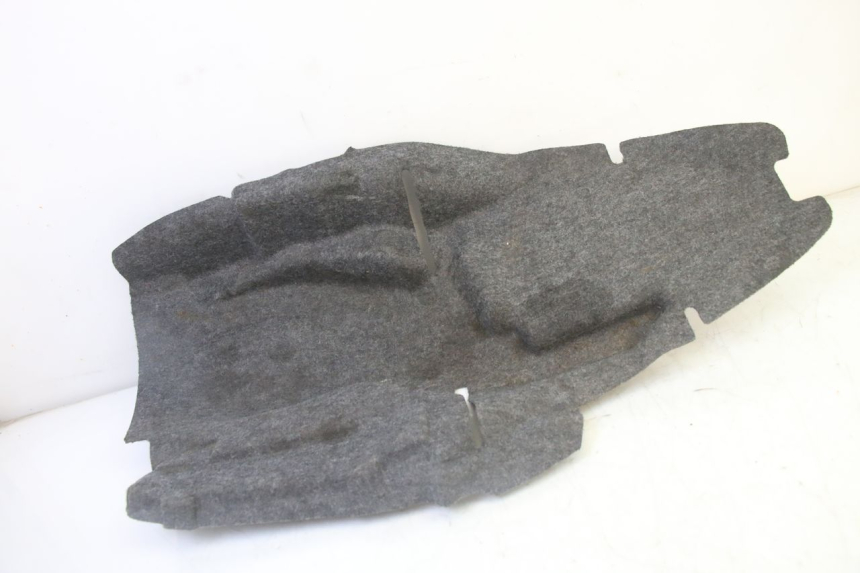 photo de TRUNK CARPET HONDA FES S-WING SWING ABS 125 (2007 - 2015) - Zoom on usage condition