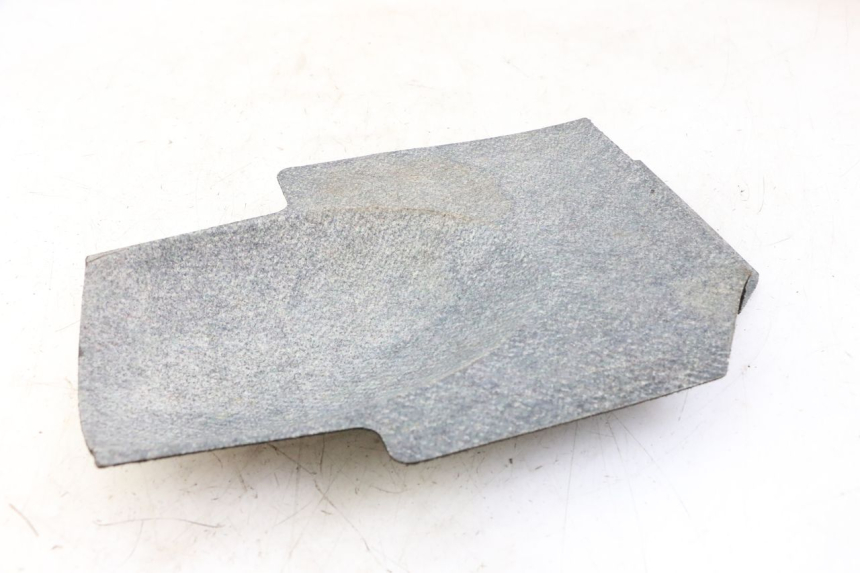 photo de UNDERSEAT CARPET KYMCO XCITING 500 (2007 - 2010) - Zoom on usage condition