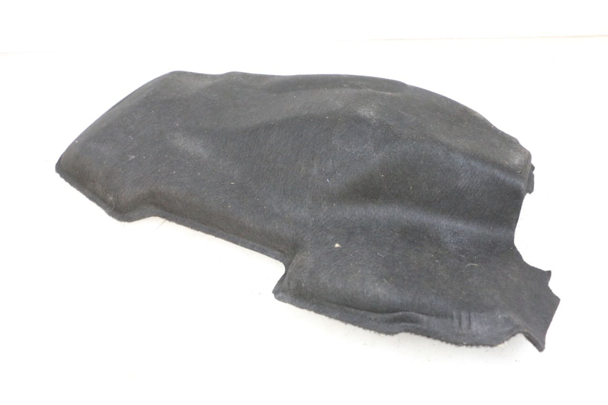 photo de UNDERSEAT CARPET PIAGGIO MP3 HPE 350 (2018 - 2020) - Zoom on usage condition