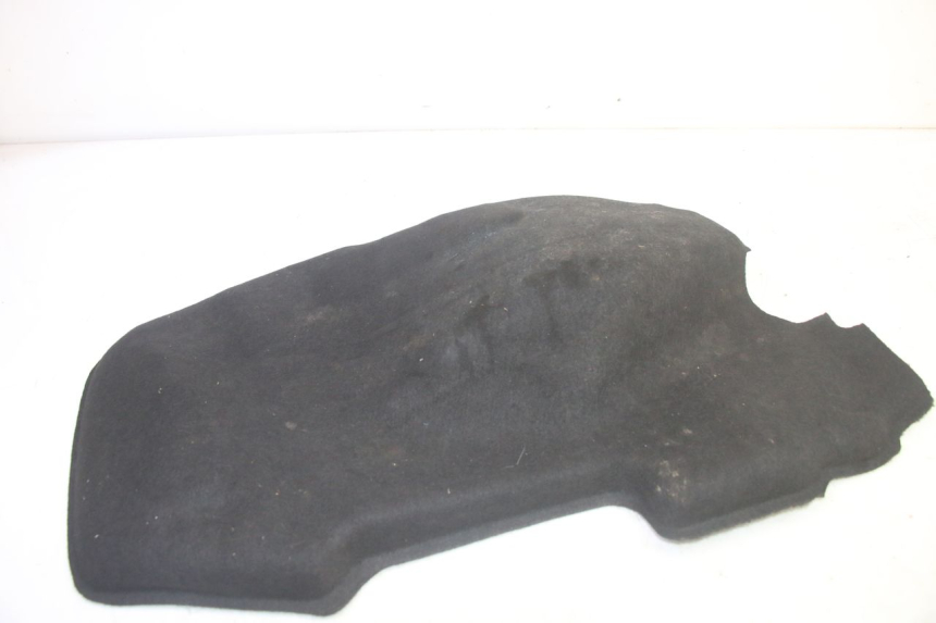 photo de UNDERSEAT CARPET PIAGGIO MP3 500 (2016 - 2018) - Zoom on usage condition