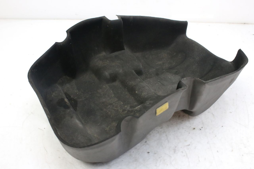 photo de TRUNK CARPET PEUGEOT SATELIS 125 (2010 - 2012) - Main view