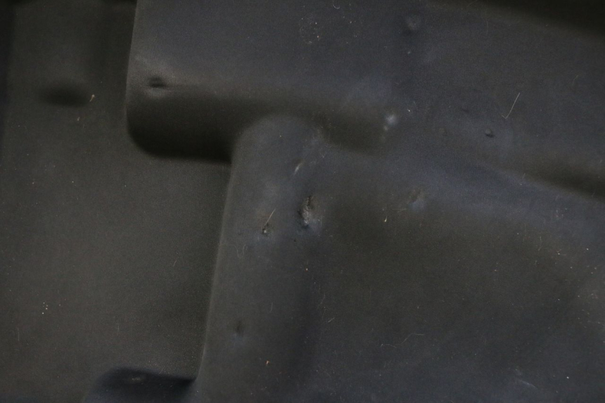 photo de UNDERSEAT CARPET PEUGEOT SATELIS 125 (2013 - 2018) - Component detail