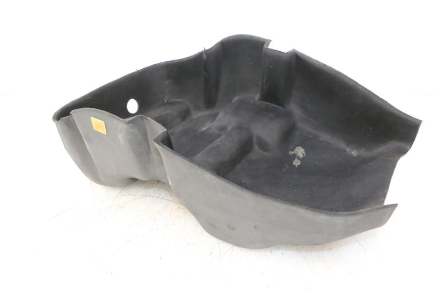 photo de UNDERSEAT CARPET PEUGEOT SATELIS 125 (2006 - 2009) - Technical close-up