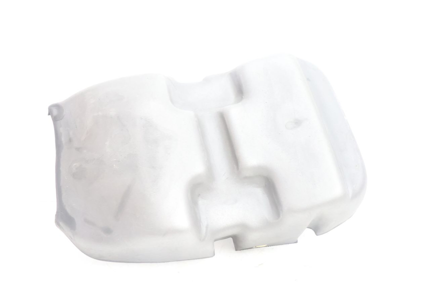 photo de UNDERSEAT CARPET PEUGEOT SATELIS 125 (2006 - 2009) - Alternative perspective