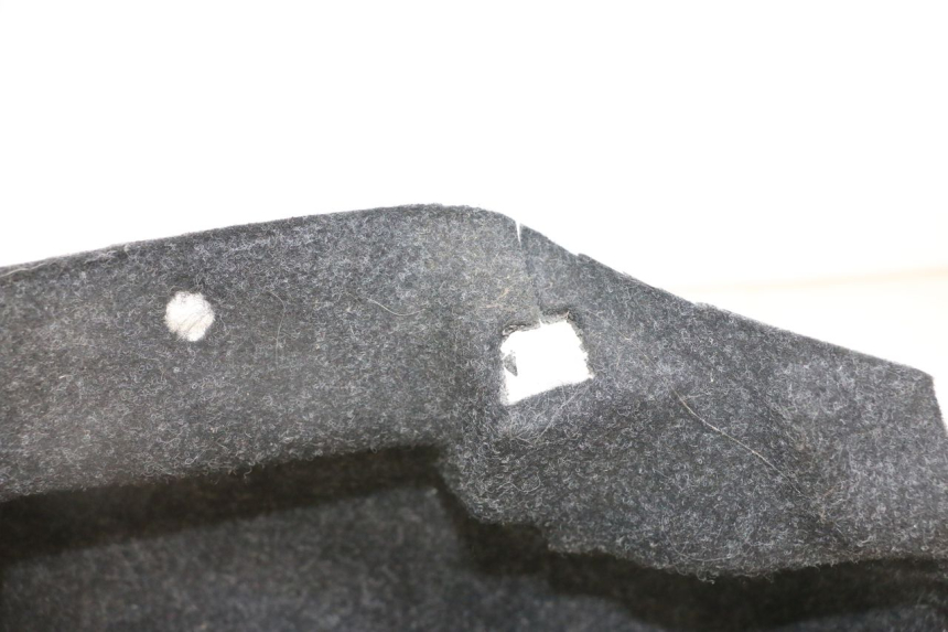 photo de UNDERSEAT CARPET PIAGGIO SUPER LX 125 (2000 - 2003) - Component detail