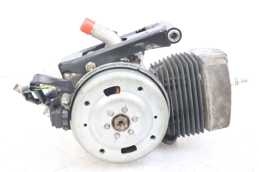 photo de ENGINE PEUGEOT 103 VOGUE VS2 50 (2004 - 2017) - Surface and material condition