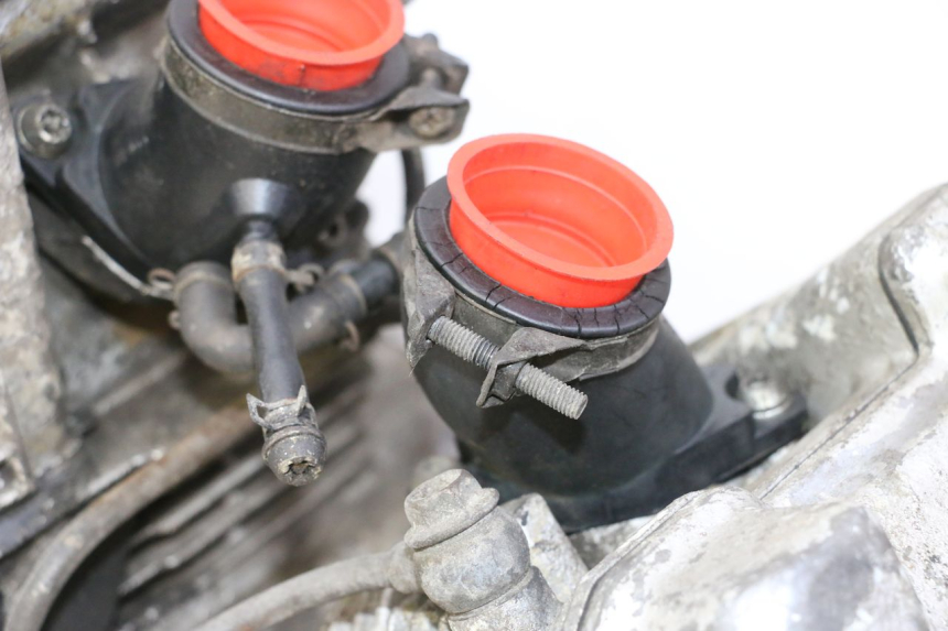 photo de ENGINE HYOSUNG GV AQUILA 125 (2000 - 2009) - Detailed visual inspection